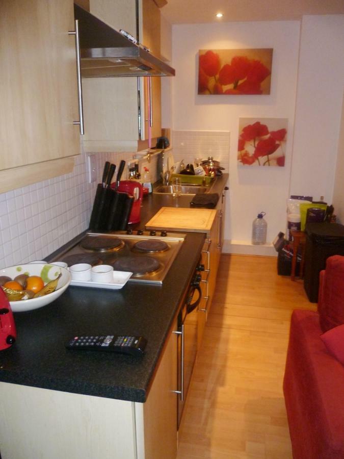 Luxury Town Centre Apartment Кинсэйл Экстерьер фото